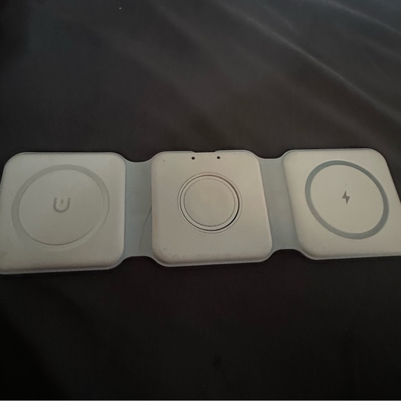 Foldable Wireless Charging Pad in Gray - Picture 1 of 4